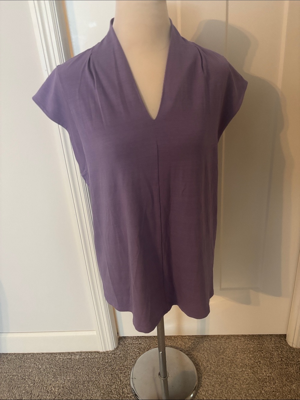 J Jill wearever V-Neck Lavender Cap Sleeve Blouse